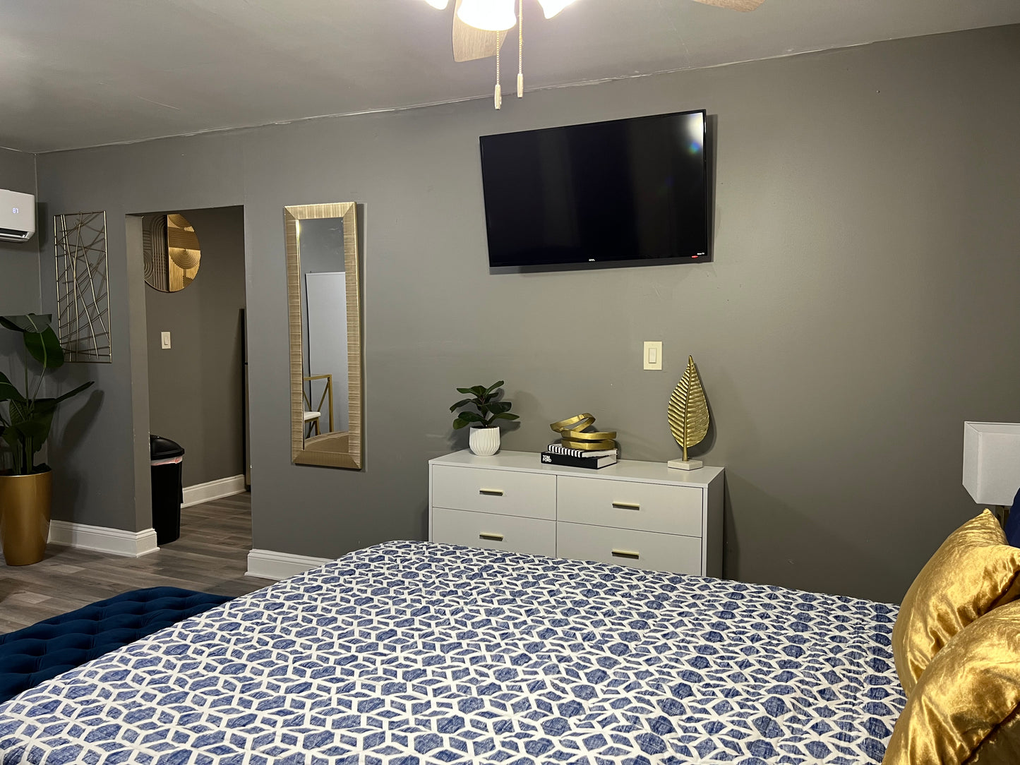 Desire St Studio Apt 1524 (Fully Furnished + Utilities Included)