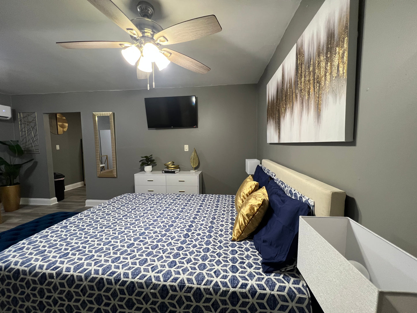 Desire St Studio Apt 1524 (Fully Furnished + Utilities Included)
