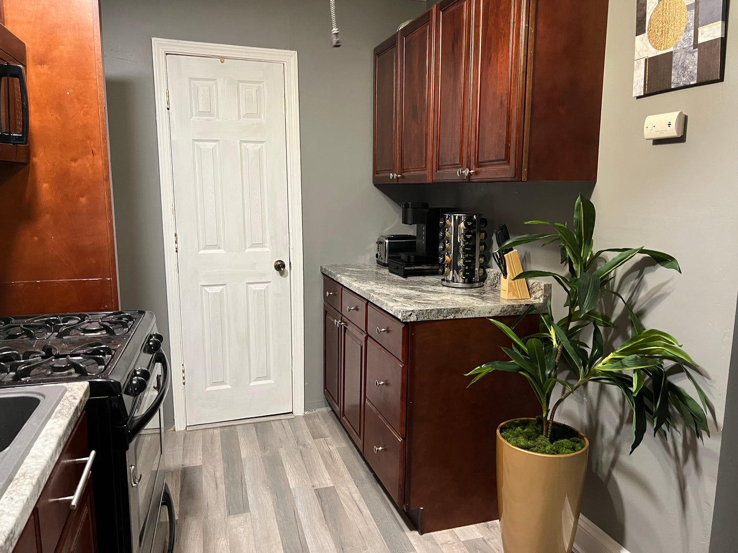 Desire St Studio Apt 1524 (Fully Furnished + Utilities Included)