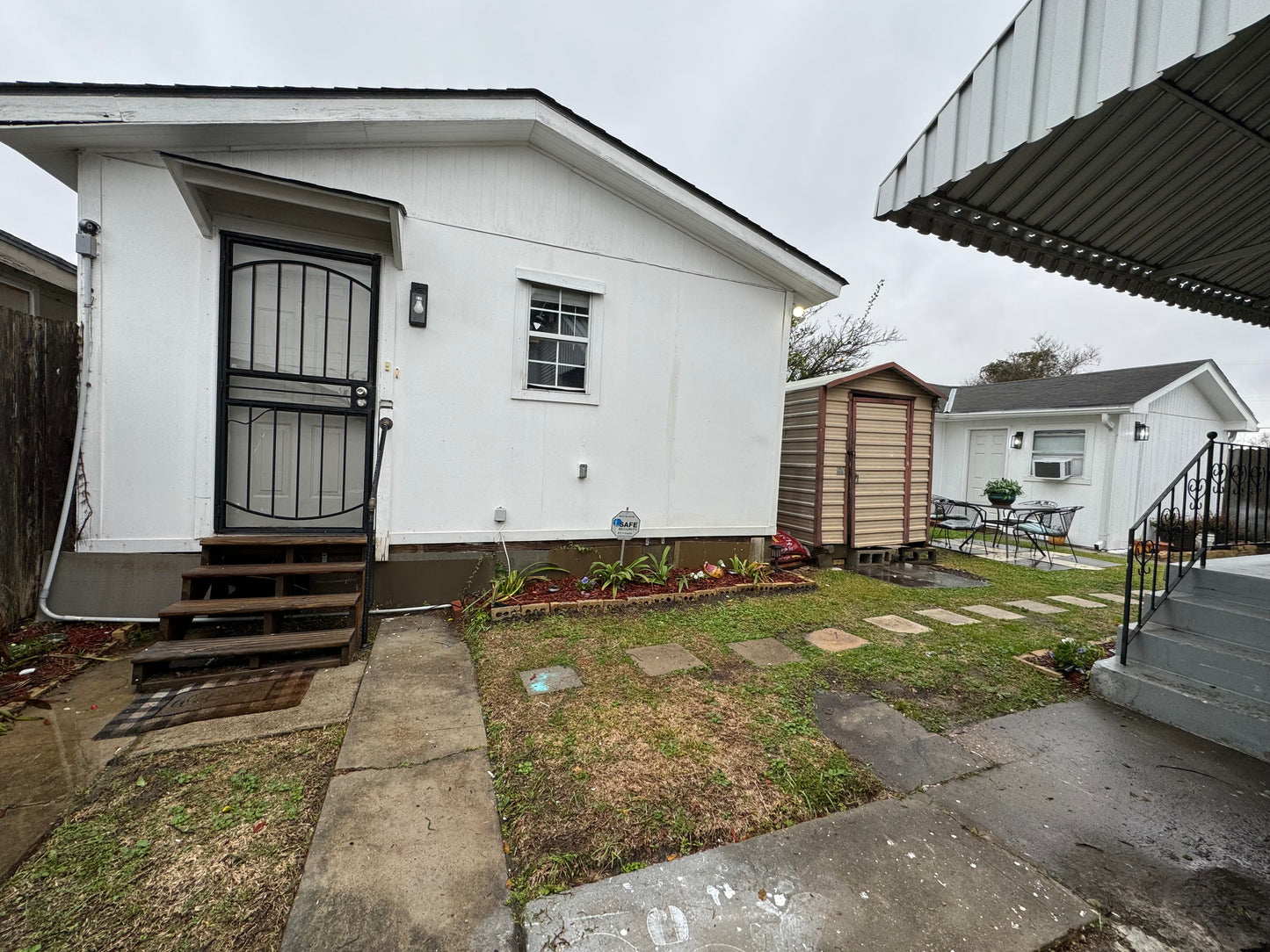 Desire St Studio Apt 1524 (Fully Furnished + Utilities Included)
