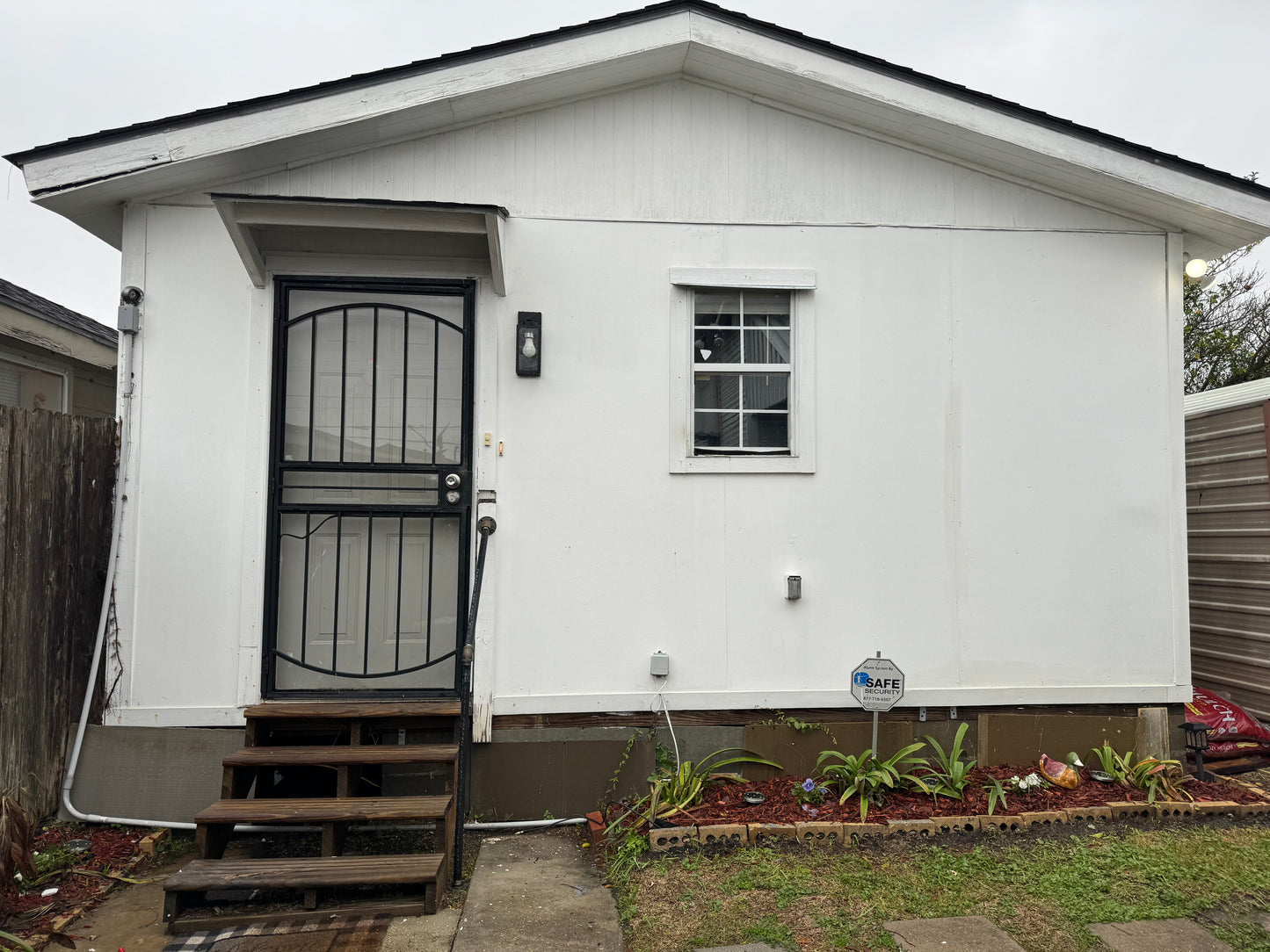 Desire St Studio Apt 1524 (Fully Furnished + Utilities Included)