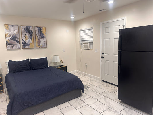 Desire St Studio Apt 1524 (Fully Furnished + Utilities Included)