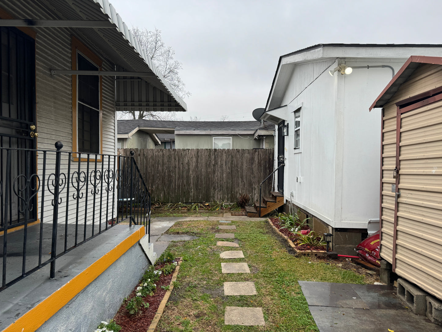 Desire St Studio Apt 1524 (Fully Furnished + Utilities Included)